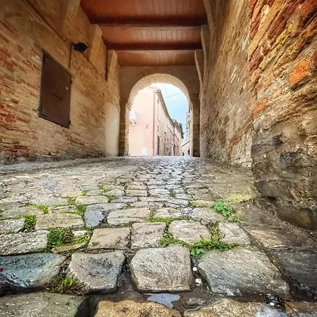 La Loggia Dei Fabbri - Montefabbri アパート *